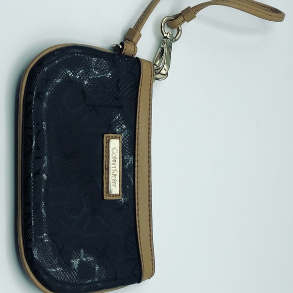 Women’s Calvin Klein small clutch/change purse - Picture 6 of 6